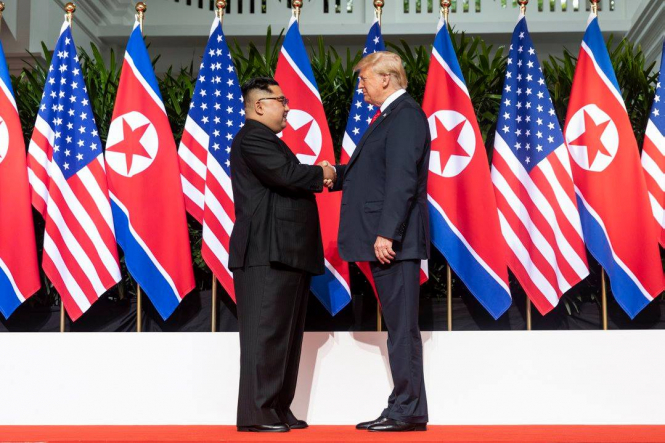 Трамп и Ким Чен Ин встретились на саммите в Сингапуре