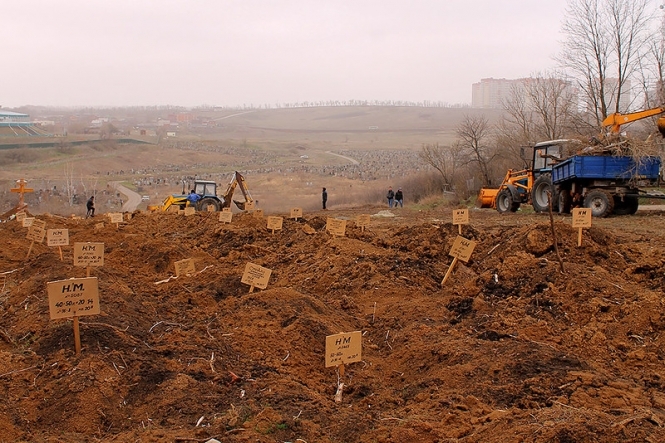 Террористы отправляют трупы в Ростов: на кладбище 500 свежих могил с 