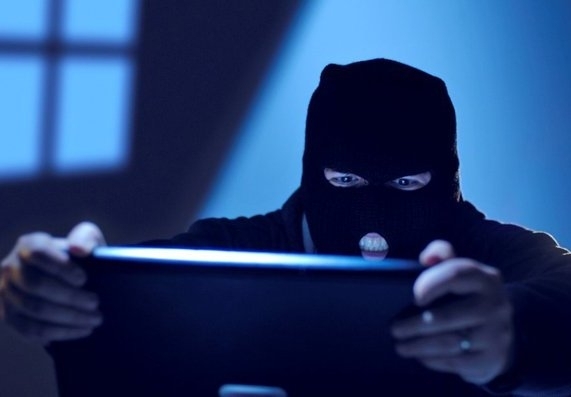 Бундестаг обвиняет российских хакеров в атаках на сервера
