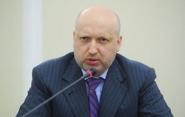 Турчинов анонсировал закон о спецпроверке украинцев с оккупированных территорий