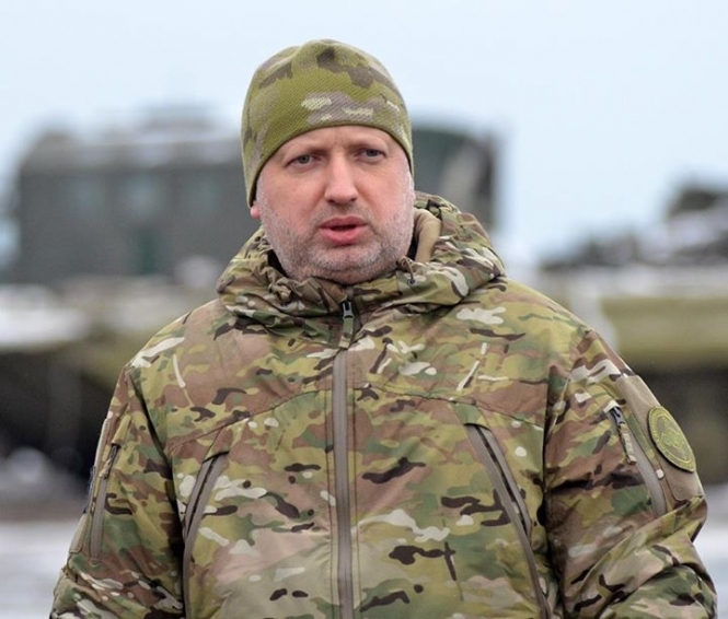 Закон о Донбассе не исключает военный способ изгнания оккупантов - Турчинов