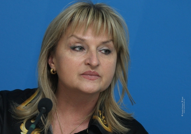 Жена Луценко отдала на АТО годовую депутатскую зарплату