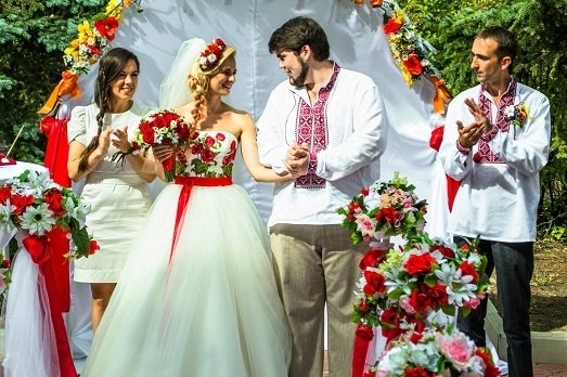 В День Святого Валентина в Украине поженятся почти две тысячи пар
