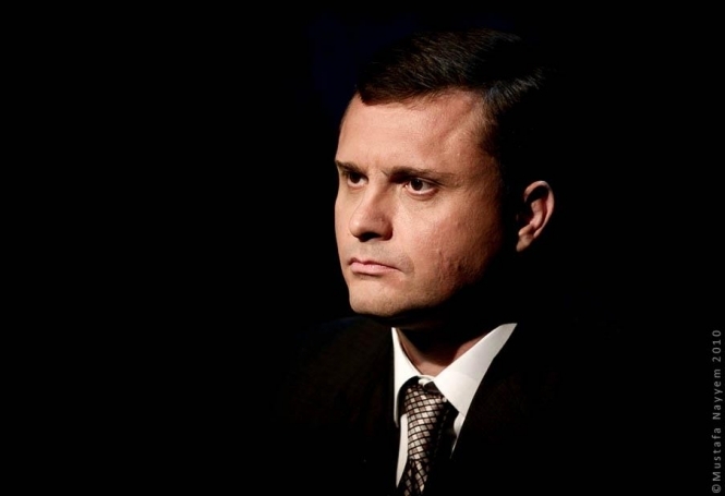 Янукович уволил главу администрации президента Сергея Левочкина