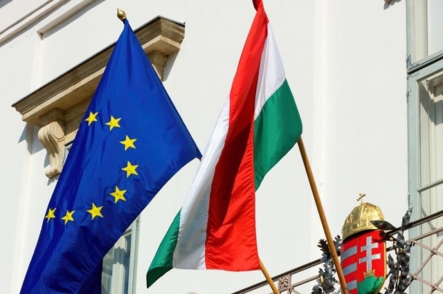 Венгрия поддерживает скорейшее введение безвизового режима для украинцев