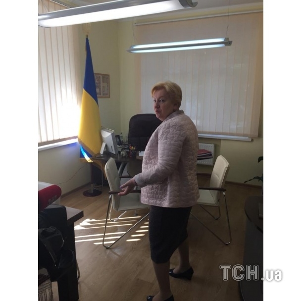 Журналісти знайшли Ульянченко у її власному кабінеті