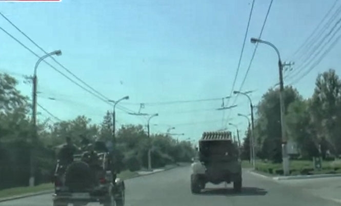 Боевики хвастаются, как обстреливают Луганск: в городе солнечно, местами 