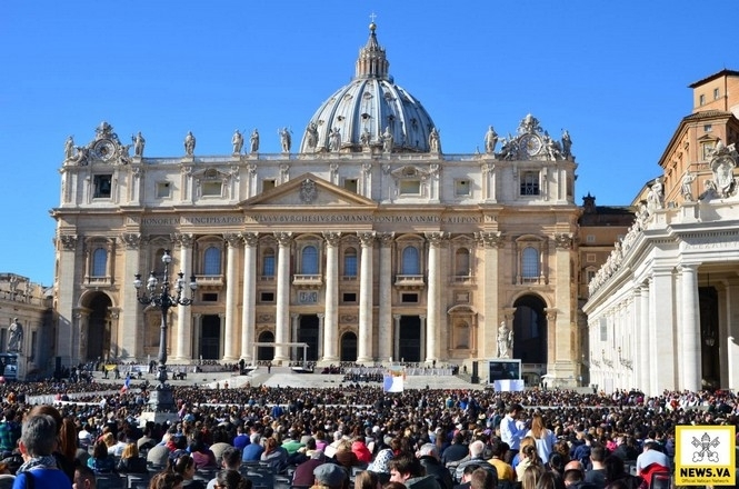 Синод у Ватикані обсудить ставлення до вірян-геїв