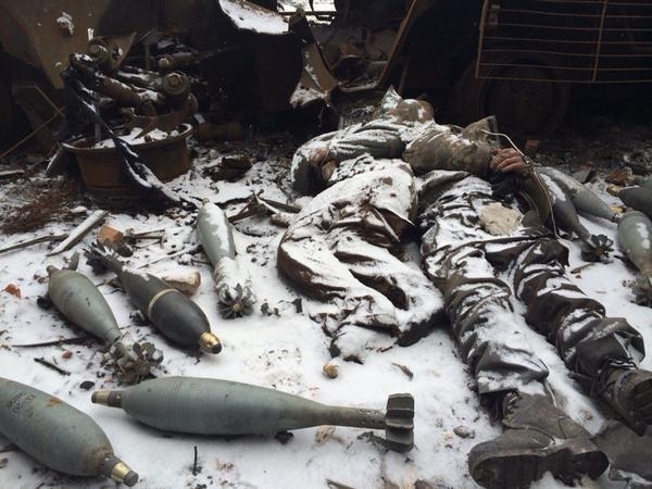 На руїнах Донецького аеропорту знайшли обгорілі тіла 
