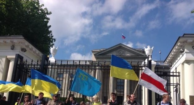 У Польщі пройшли віче солідарності з кримськими татарами