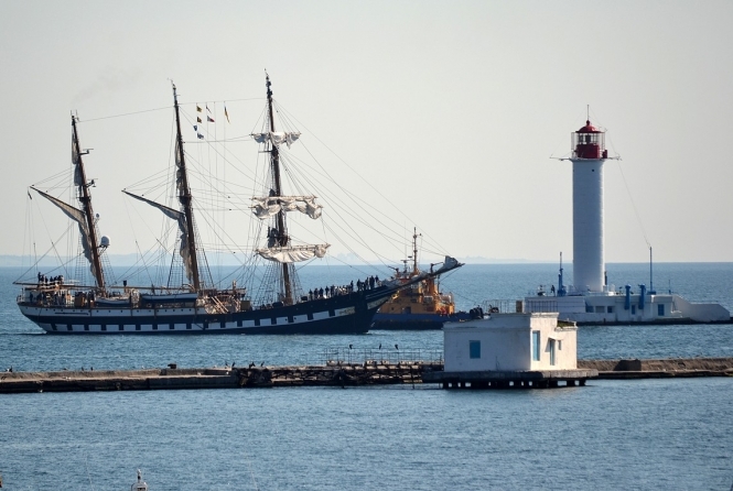 В порт Одессы прибыл учебный корабль ВМС Итальянской Республики 