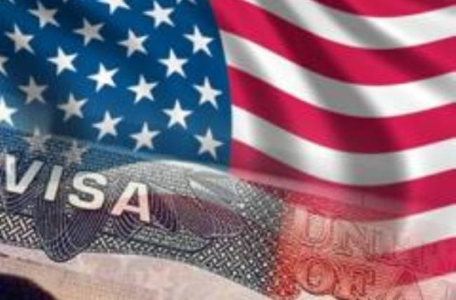 США призупиняють видачу неімміграційних віз у Росії