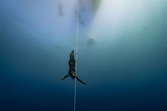 Украинка установила два мировых рекорда по нырянию на глубину, - ФОТО