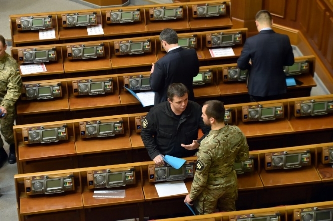 Семенченко возглавил комиссию по контролю за военными