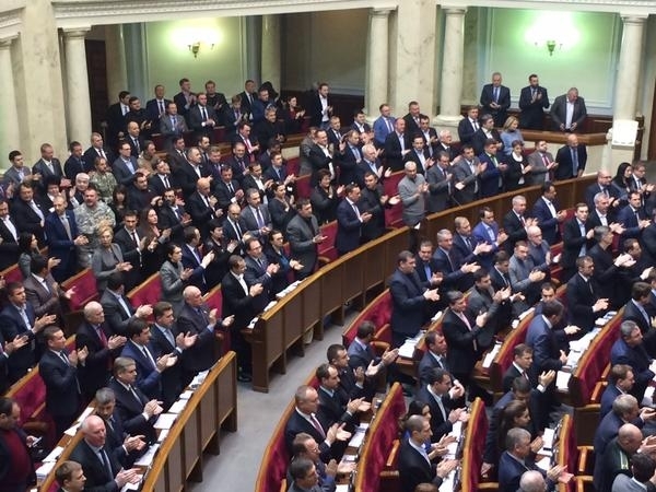 Рада досрочно прекратила полномочия девяти депутатов, которые стали министрами