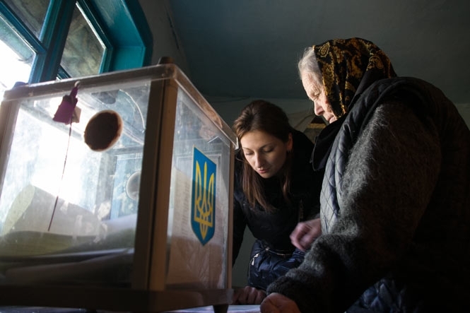 Наблюдатели уже сообщают о нарушениях на довыборах в 205-м округе в Чернигове