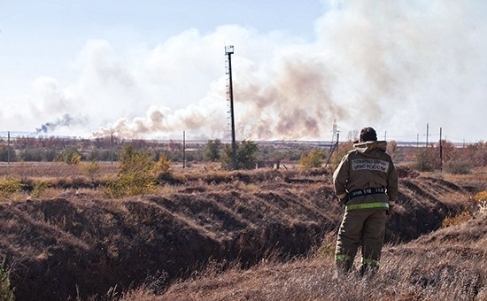 Пожар на полигоне под Ростовом продолжается: эвакуировали около тысячи человек