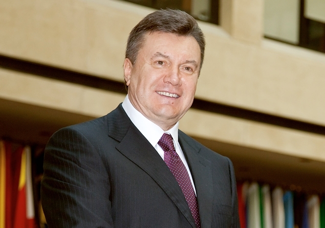 Янукович відсвяткує день народження під кримським сонцем