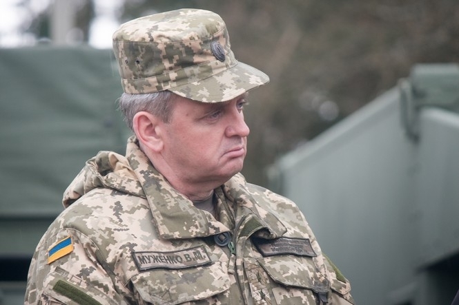 Муженко очікує наступу 5 тисяч терористів з Донецька