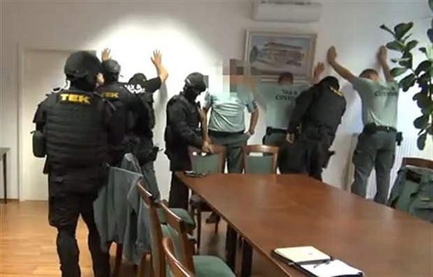 В Угорщині арештували 18 митників за сприяння доставки контрабанди із Закарпаття 