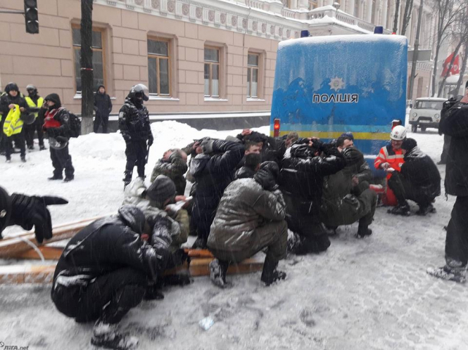 Возле Рады задержали 112 человек, девять госпитализированы, - ВИДЕО