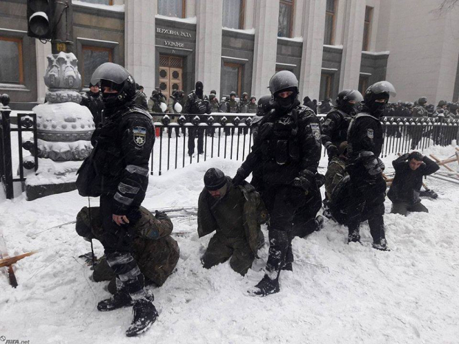 В МВД заявили, что действия полиции в отношении активистов под Радой не были чрезмерно жесткие