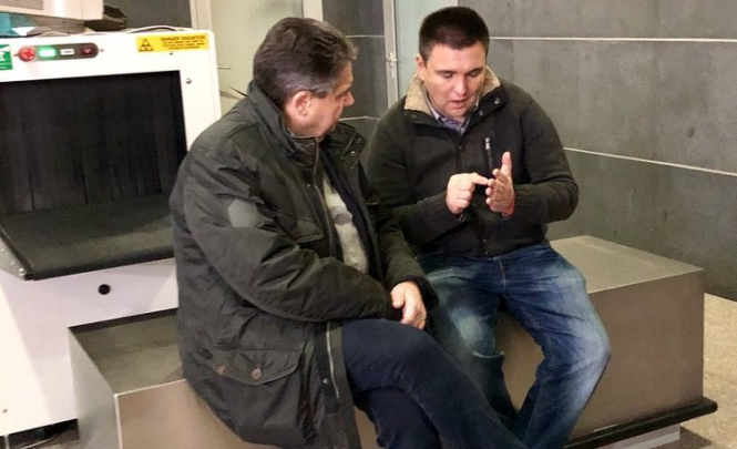 Клімкін та глава МЗС Німеччини не змогли відвідати Донбас через погодні умови