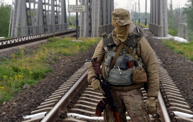 На Донецкой железной дороге террористы устроили взрывы