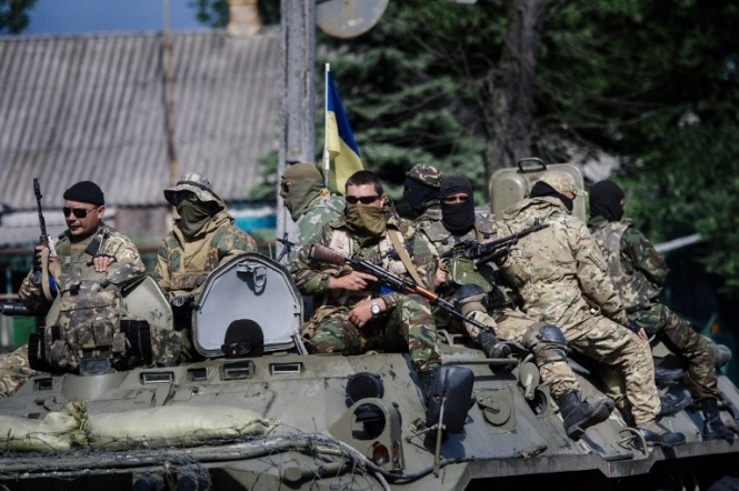 На Харьковщине террористы обстреляли колонну украинских военных 