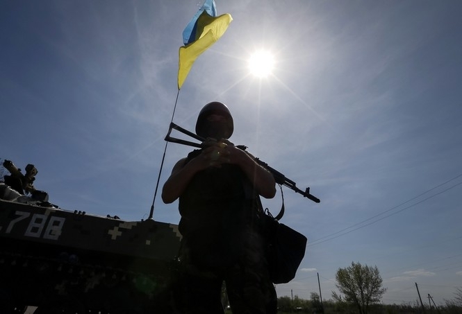 За прошедшие сутки в зоне АТО 5 украинских военных получили ранения, - СНБО