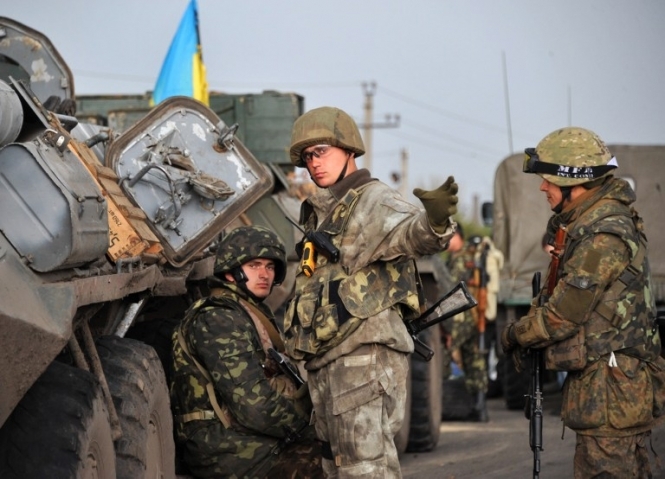 Террористы напали на блокпост украинских военных возле Славянска
