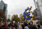 ЄЦБ прогнозує рецесію в єврозоні згідно з підсумками 2012 року
