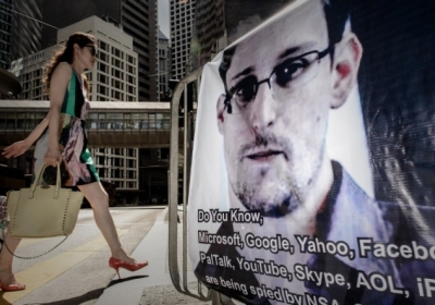 Адвокат засновника WikiLeaks радить Сноудену триматися подалі від США