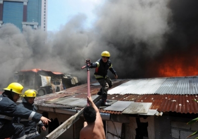 Контрасти Маніли: пожежа у нетрях посеред бізнес-кварталу столиці