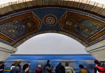 В київському метро можна буде розрахуватися банківською карткою