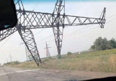 Три високовольтні лінії електропередачі, що йдуть до Криму, знеструмлені