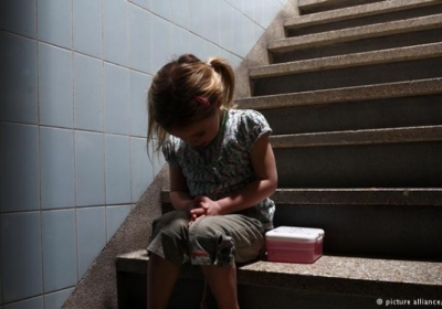 На Дніпропетровщині жінку, яка закрила дітей в квартирі, посадили на чотири роки