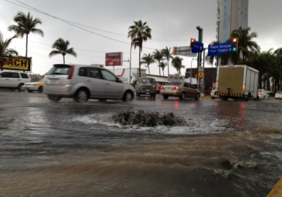 На Мексику насувається тропічний шторм Даліла