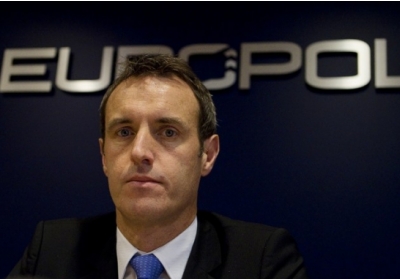 Європол попереджає, що Інтернет використовують для перевезення наркотиків