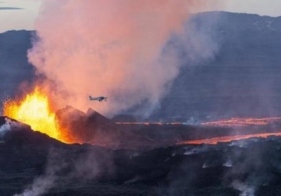 Исландия 14 сентября 2014 Самолет, летящий над вулканом Bardarbunga. Фото: АFР