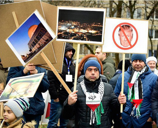 Представники арабських країн протестували під посольством США в Києві, – ФОТО