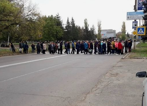 На Миколаївщині медики перекрили трасу: їм три місяці не платять зарплату