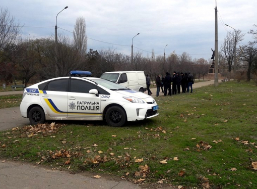 В николаевском парке застрелился пенсионер