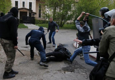 Як сепаратисти жорстоко побили учасників акції за єдину Україну в Донецьку у 2014 році, - ФОТО, ВІДЕО