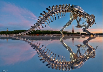 Тиранозавр на берегах Сени. Художник:  Philippe Pasqua