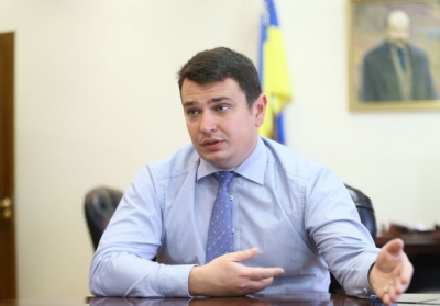 Взятка Холодницкому: заместителю налоговой Киева объявили о подозрении