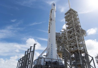 SpaceX успешно запустила 10 спутников - ВИДЕО