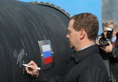 Медведєв наказав удвічі збільшити видобуток газу в Криму