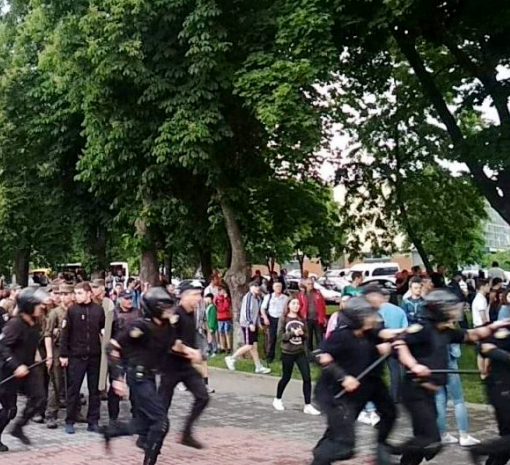 Футбольный матч в Черкассах остановили из-за драки ультрас с полицией