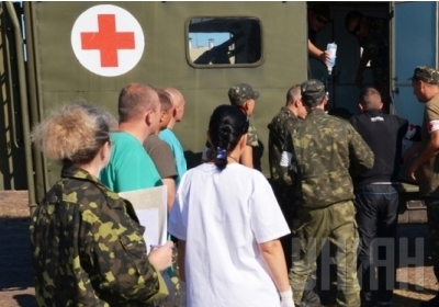 Чотирьох військових неможливо перевезти з Росії в Україну через тяжкі поранення 